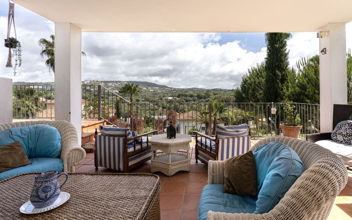 Chalet de 5 habitaciones en Sotogrande en venta con piscina garaje - 1.080.000 € (Ref: 9733304)