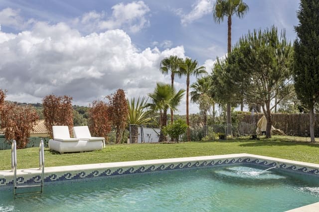 Chalet de 5 habitaciones en Sotogrande Alto, San Roque en venta con piscina garaje - 1.080.000 € (Ref: 9733304)