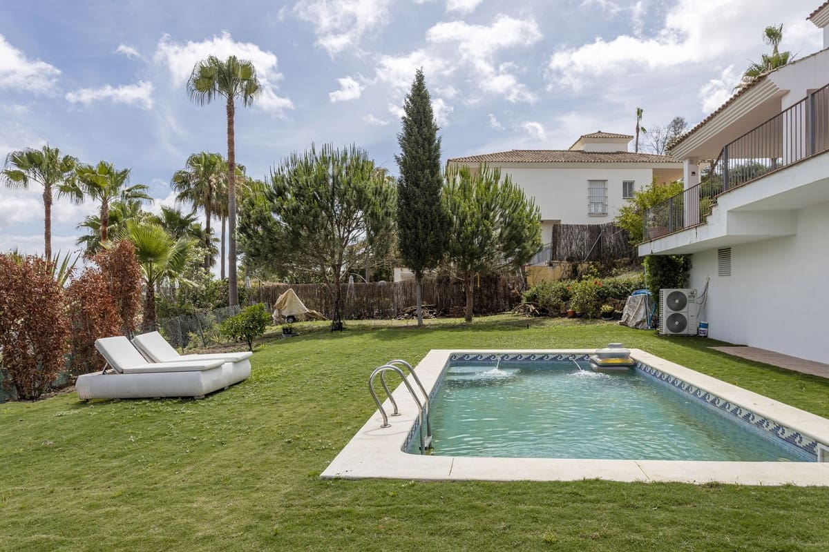 Chalet de 5 habitaciones en Sotogrande en venta con piscina garaje - 1.080.000 € (Ref: 9733304)