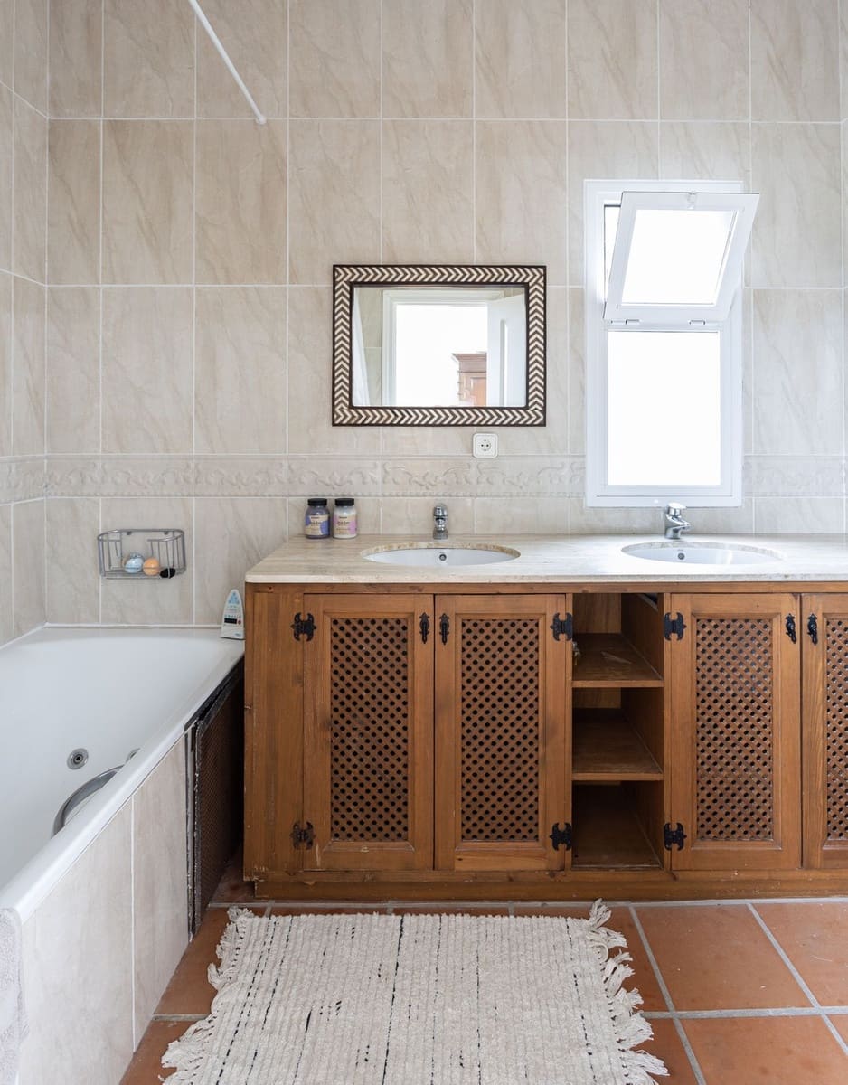 Chalet de 5 habitaciones en Sotogrande en venta con piscina garaje - 1.080.000 € (Ref: 9733304)