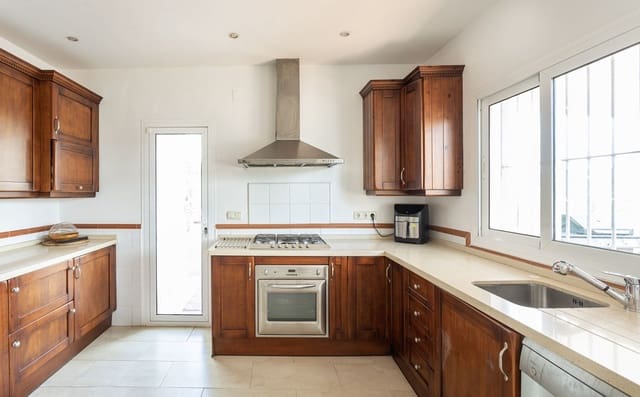 5 makuuhuone Huvila myytävänä paikassa Sotogrande Alto, San Roque mukana uima-altaan 
autotalli - 1 080 000 € (Ref: 9733304)