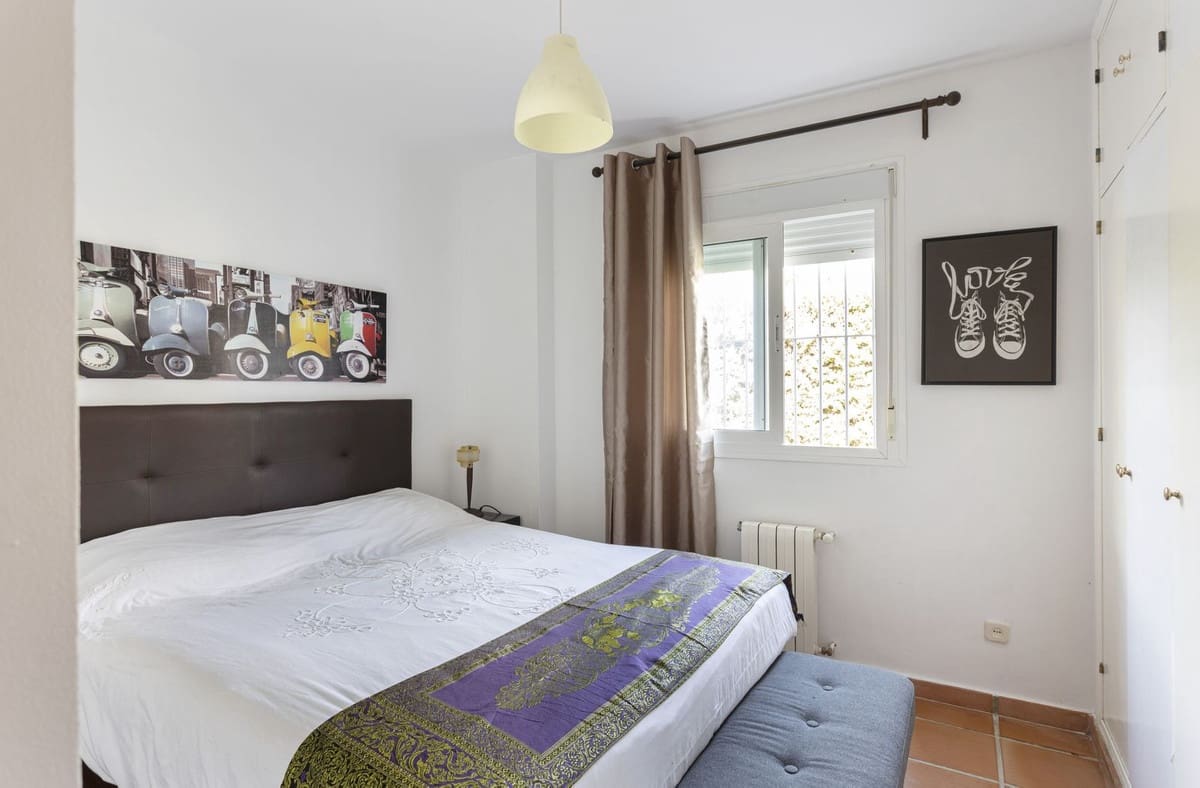 5 bedroom Villa for sale in Sotogrande with pool garage - € 1,080,000 (Ref: 9733304)