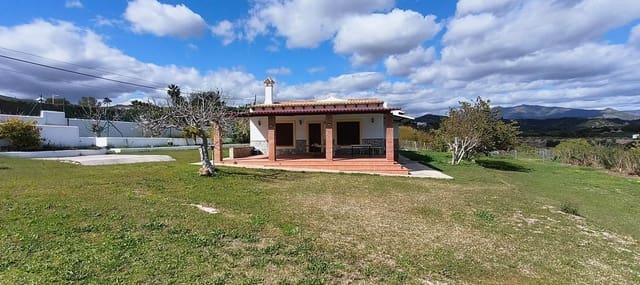 3 soverom Finca/Herregård til salgs i Estepona med garasje - € 899 000 (Ref: 9733306)