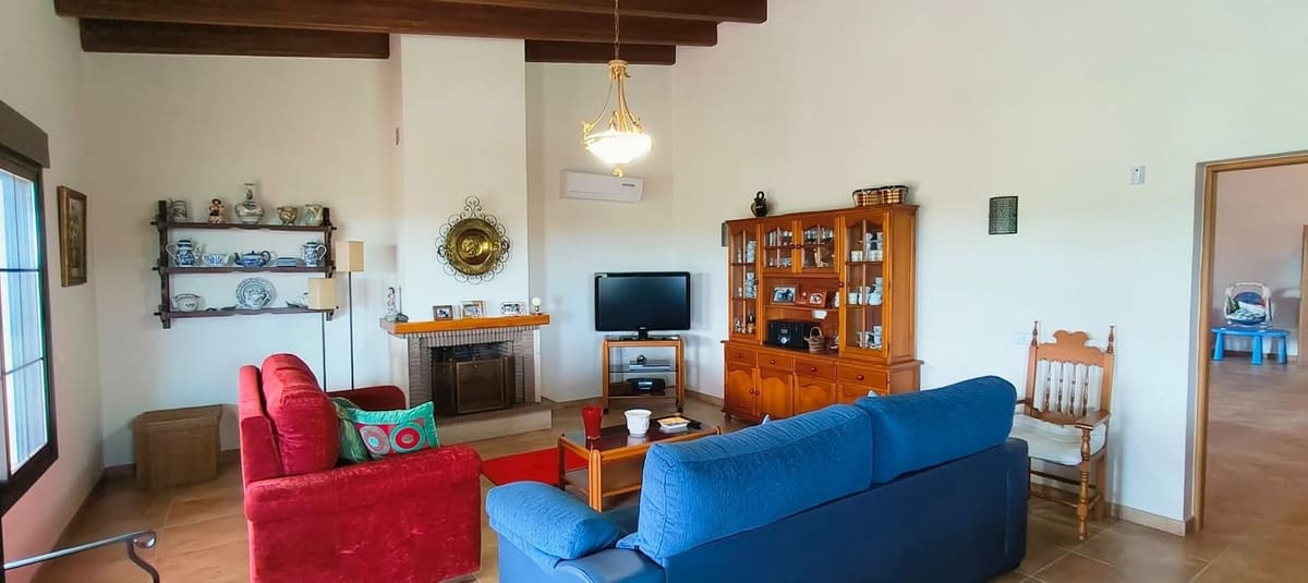 3 bedroom Finca/Country House for sale in Estepona with garage - € 899,000 (Ref: 9733306)