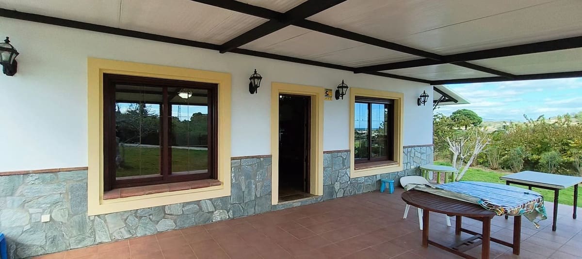 3 bedroom Finca/Country House for sale in Estepona with garage - € 899,000 (Ref: 9733306)