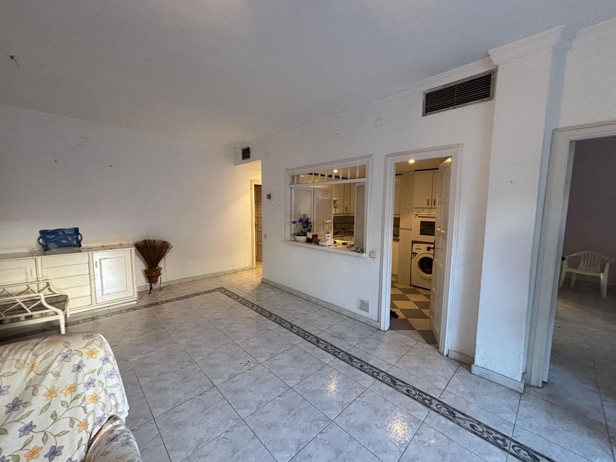 3 bedroom Apartment for sale in Nueva Andalucia with pool garage - € 895,000 (Ref: 9733307)