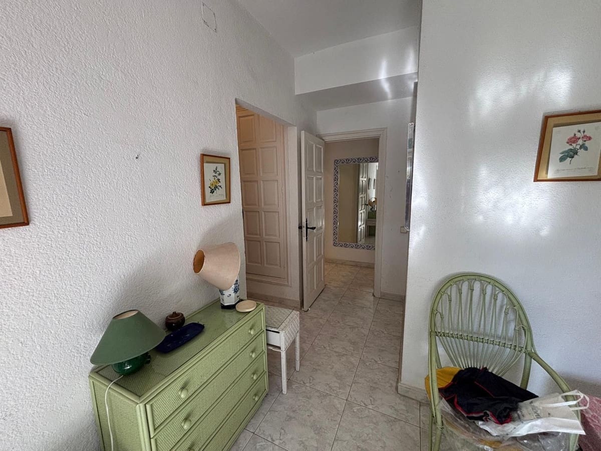 3 bedroom Apartment for sale in Nueva Andalucia with pool garage - € 895,000 (Ref: 9733307)