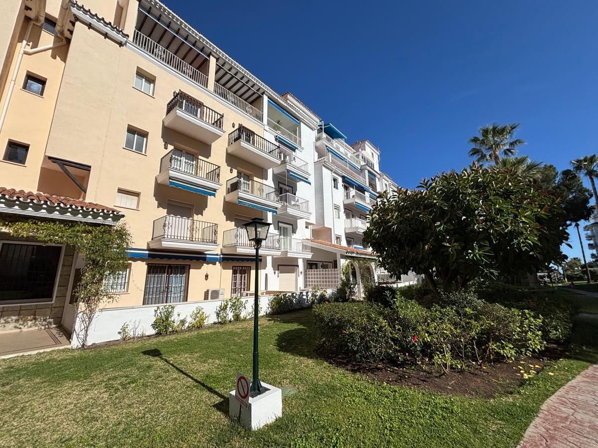 3 bedroom Apartment for sale in Nueva Andalucia with pool garage - € 895,000 (Ref: 9733307)