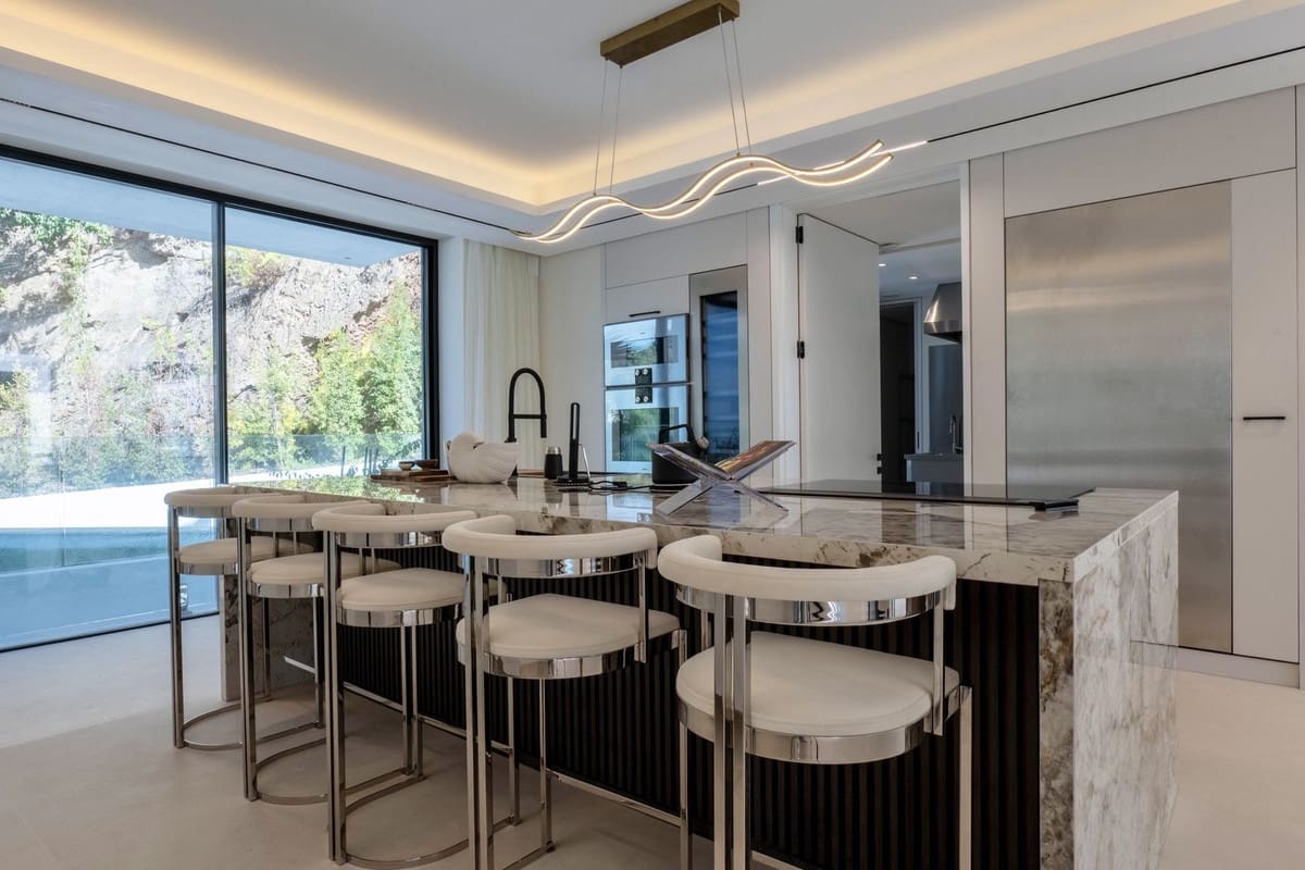 7 sovrum Villa till salu i Benahavis med pool garage - 13 500 000 € (Ref: 9733308)