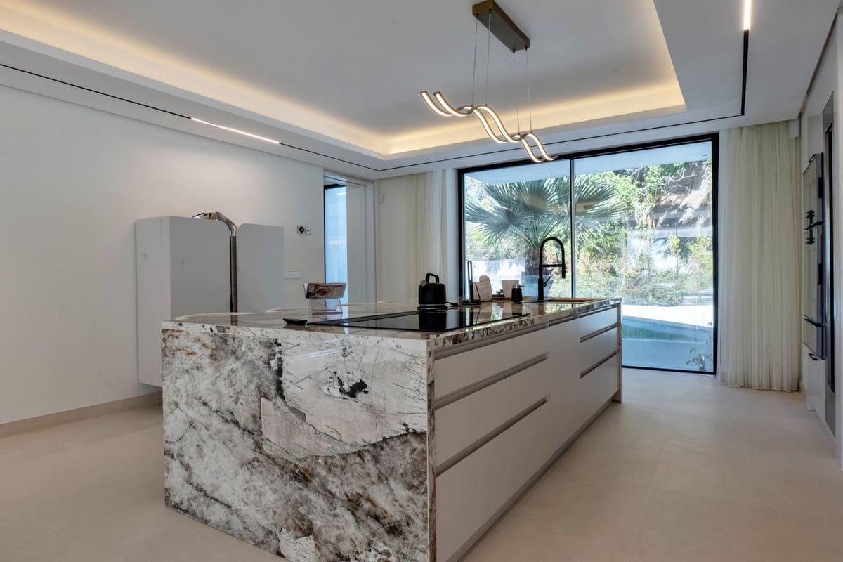 7 sovrum Villa till salu i Benahavis med pool garage - 13 500 000 € (Ref: 9733308)