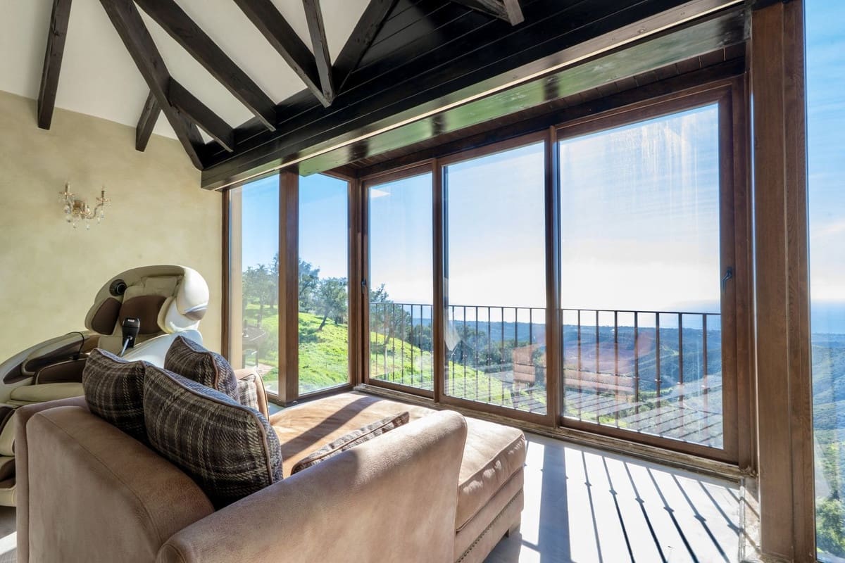 9 bedroom Villa for sale in La Mairena with pool garage - € 12,500,000 (Ref: 9733309)