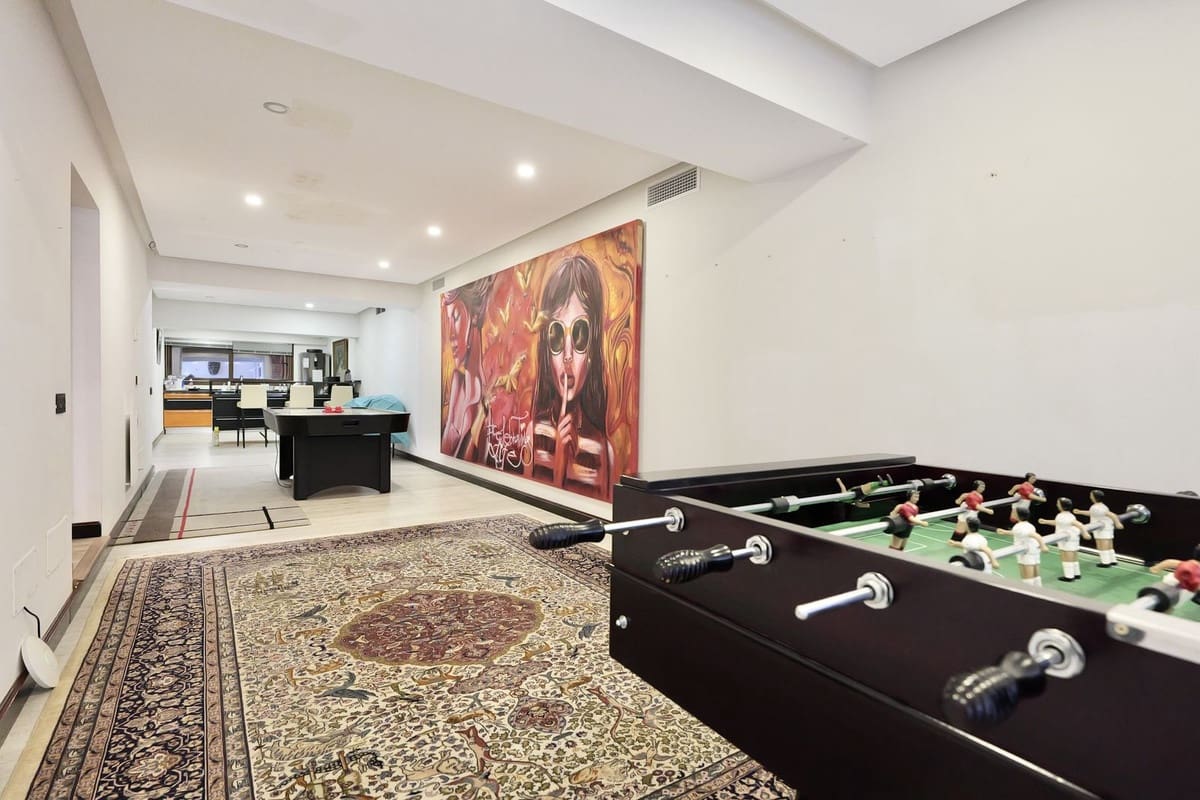 9 bedroom Villa for sale in La Mairena with pool garage - € 12,500,000 (Ref: 9733309)