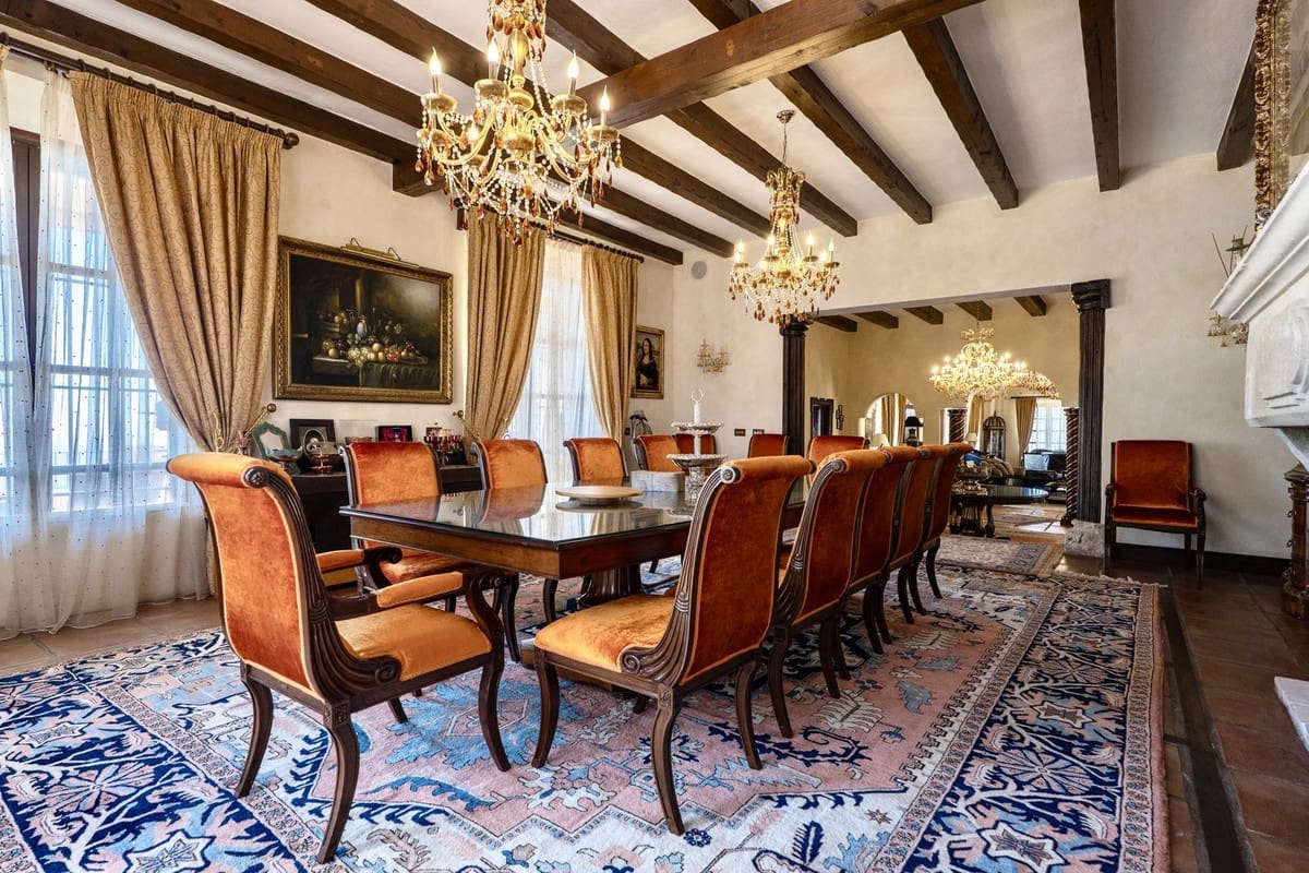 9 bedroom Villa for sale in La Mairena with pool garage - € 12,500,000 (Ref: 9733309)