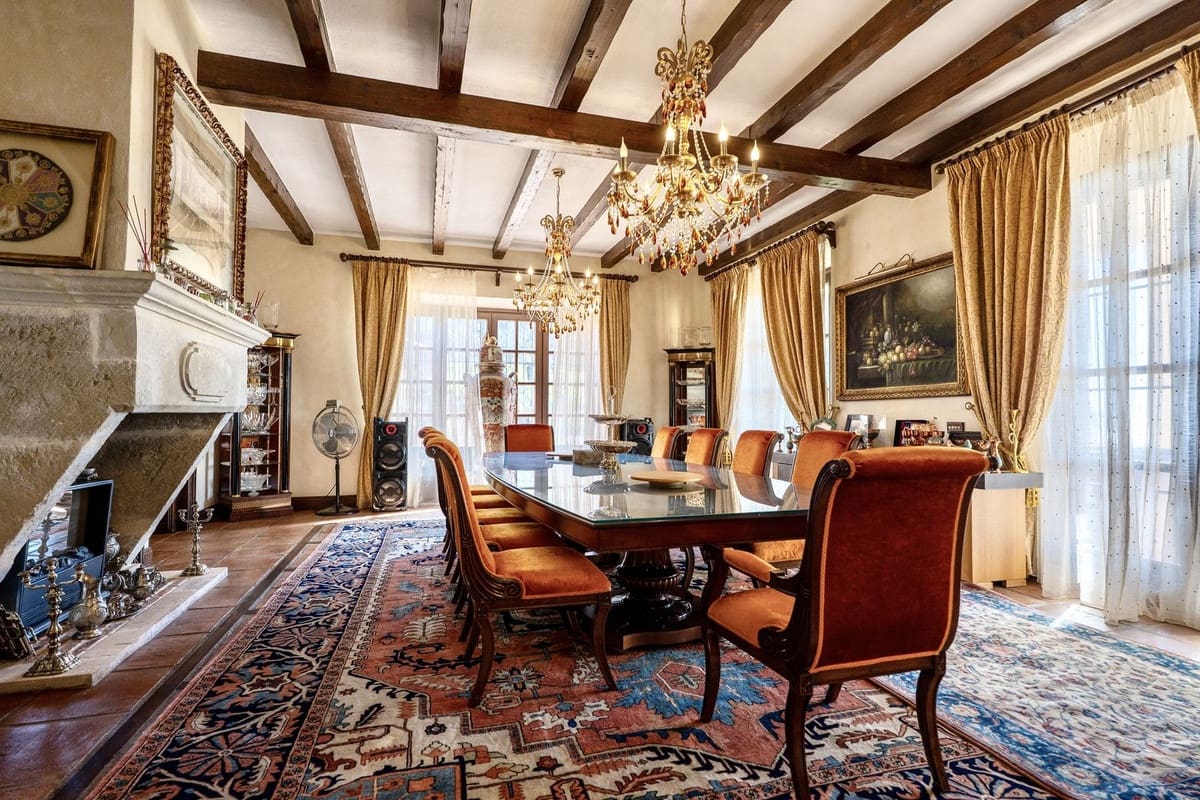 9 bedroom Villa for sale in La Mairena with pool garage - € 12,500,000 (Ref: 9733309)