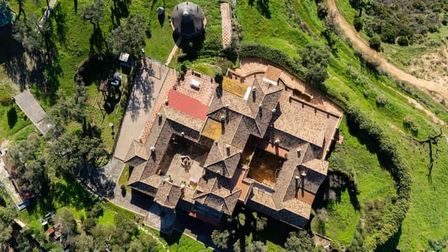 9 bedroom Villa for sale in La Mairena, Ojen with pool garage - € 12,500,000 (Ref: 9733309)