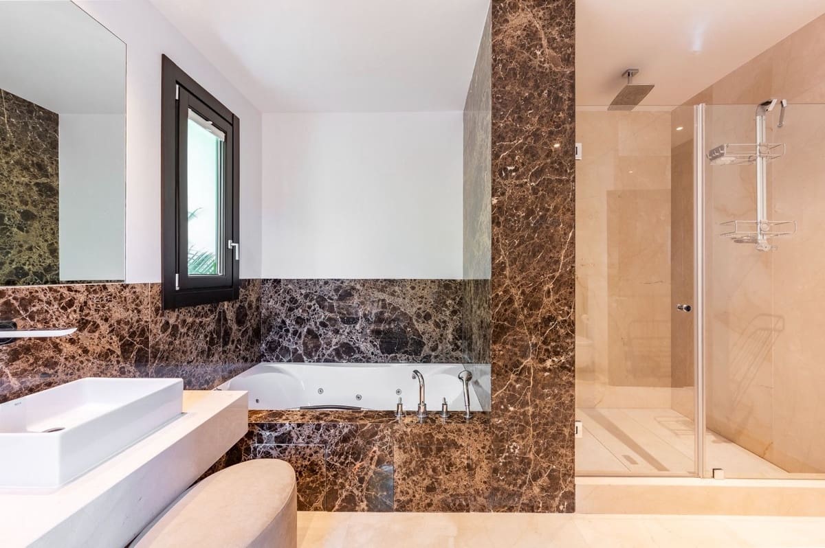 6 bedroom Villa for sale in Los Flamingos with pool garage - € 9,800,000 (Ref: 9733310)