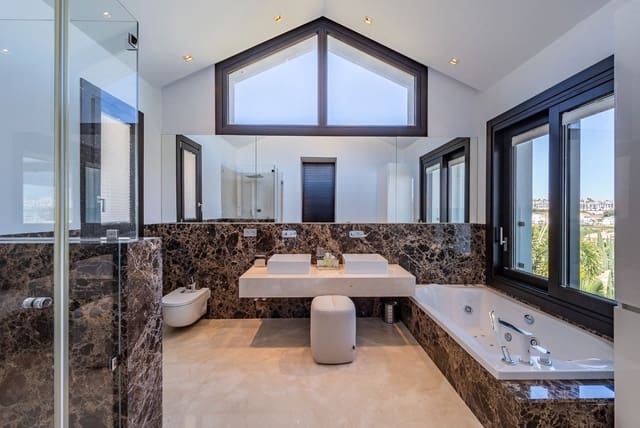 Chalet de 6 habitaciones en Los Flamingos, Benahavís en venta con piscina garaje - 9.800.000 € (Ref: 9733310)