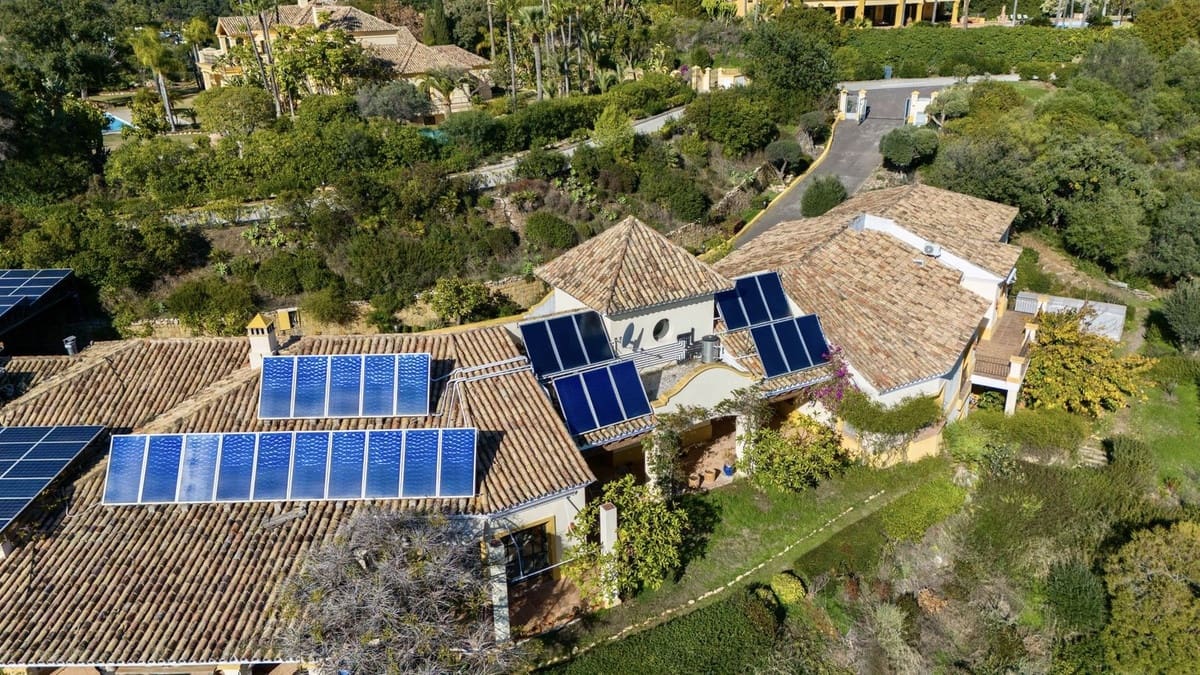 6 bedroom Villa for sale in La Zagaleta with pool garage - € 7,000,000 (Ref: 9733311)