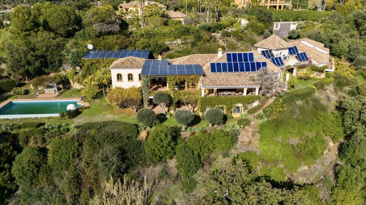 6 bedroom Villa for sale in La Zagaleta with pool garage - € 7,000,000 (Ref: 9733311)