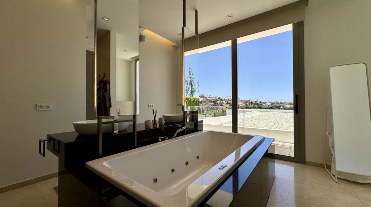 Chalet de 6 habitaciones en Los Flamingos en venta con piscina garaje - 5.500.000 € (Ref: 9733312)