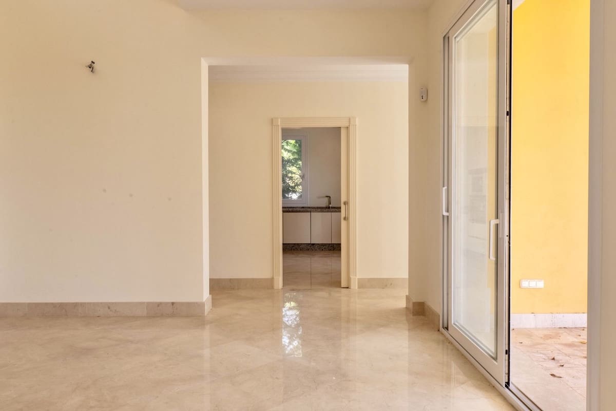 6 bedroom Villa for sale in Los Arqueros with pool garage - € 4,750,000 (Ref: 9733314)