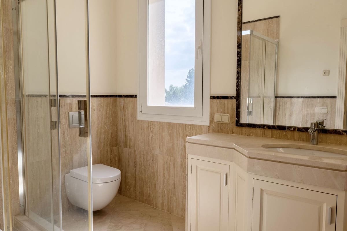 6 bedroom Villa for sale in Los Arqueros with pool garage - € 4,750,000 (Ref: 9733314)