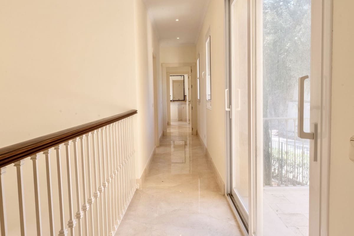 6 bedroom Villa for sale in Los Arqueros with pool garage - € 4,750,000 (Ref: 9733314)