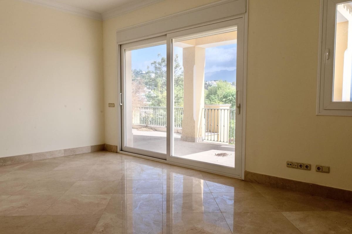 6 bedroom Villa for sale in Los Arqueros with pool garage - € 4,750,000 (Ref: 9733314)