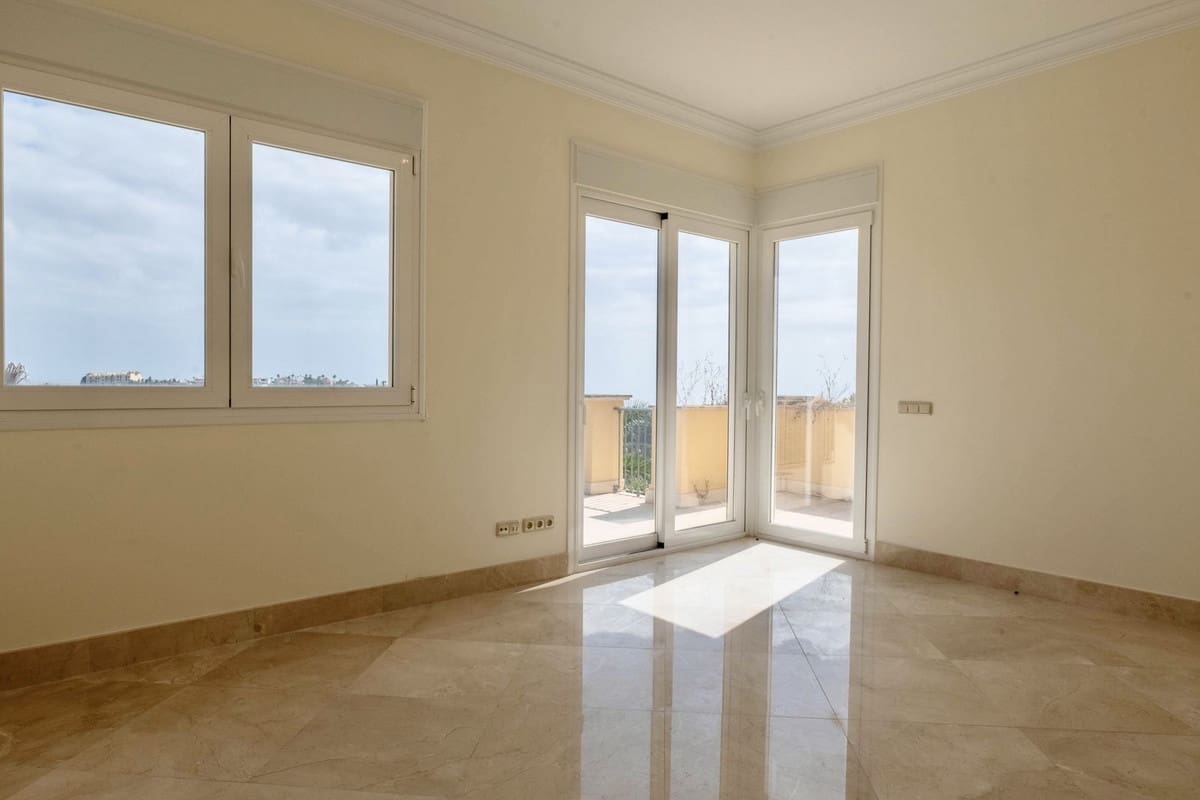 6 bedroom Villa for sale in Los Arqueros with pool garage - € 4,750,000 (Ref: 9733314)