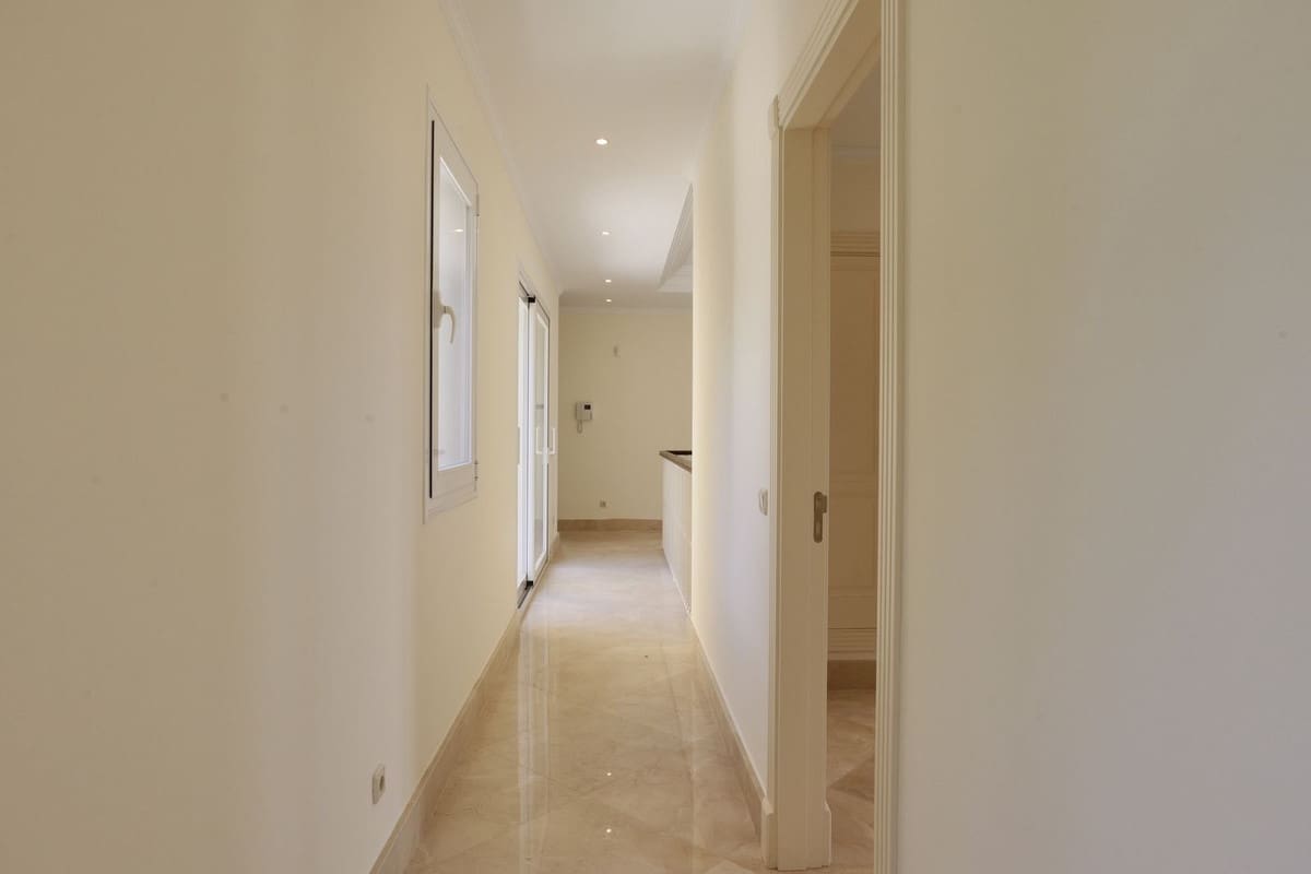 6 bedroom Villa for sale in Los Arqueros with pool garage - € 4,750,000 (Ref: 9733314)