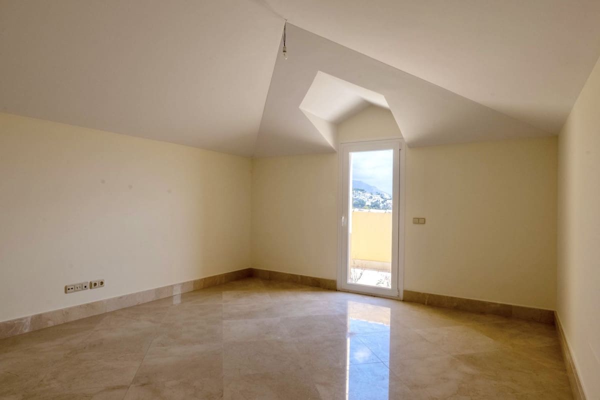 6 bedroom Villa for sale in Los Arqueros with pool garage - € 4,750,000 (Ref: 9733314)