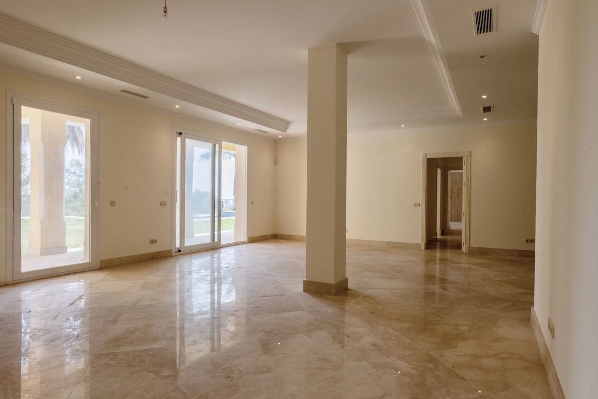 6 bedroom Villa for sale in Los Arqueros with pool garage - € 4,750,000 (Ref: 9733314)