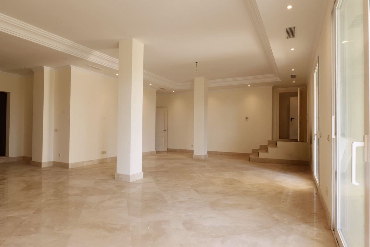 6 bedroom Villa for sale in Los Arqueros with pool garage - € 4,750,000 (Ref: 9733314)