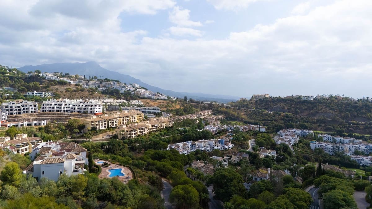 6 bedroom Villa for sale in Los Arqueros with pool garage - € 4,750,000 (Ref: 9733314)