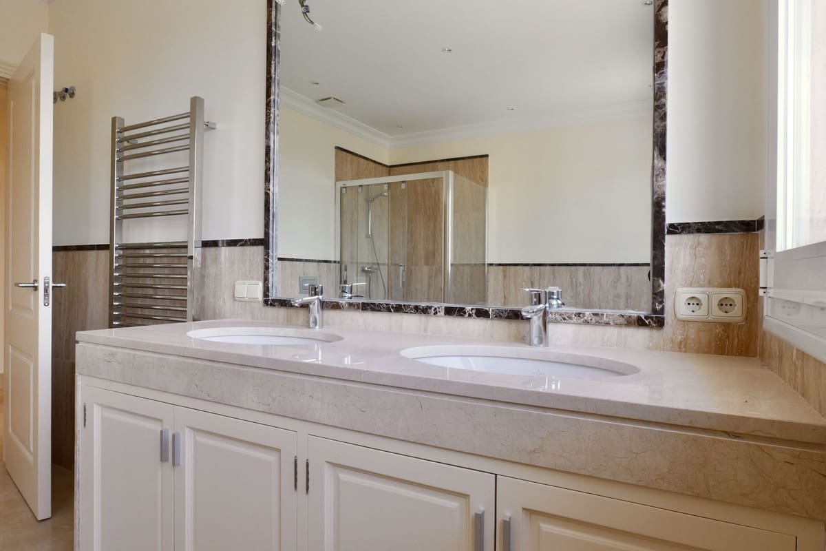 6 bedroom Villa for sale in Los Arqueros with pool garage - € 4,750,000 (Ref: 9733314)