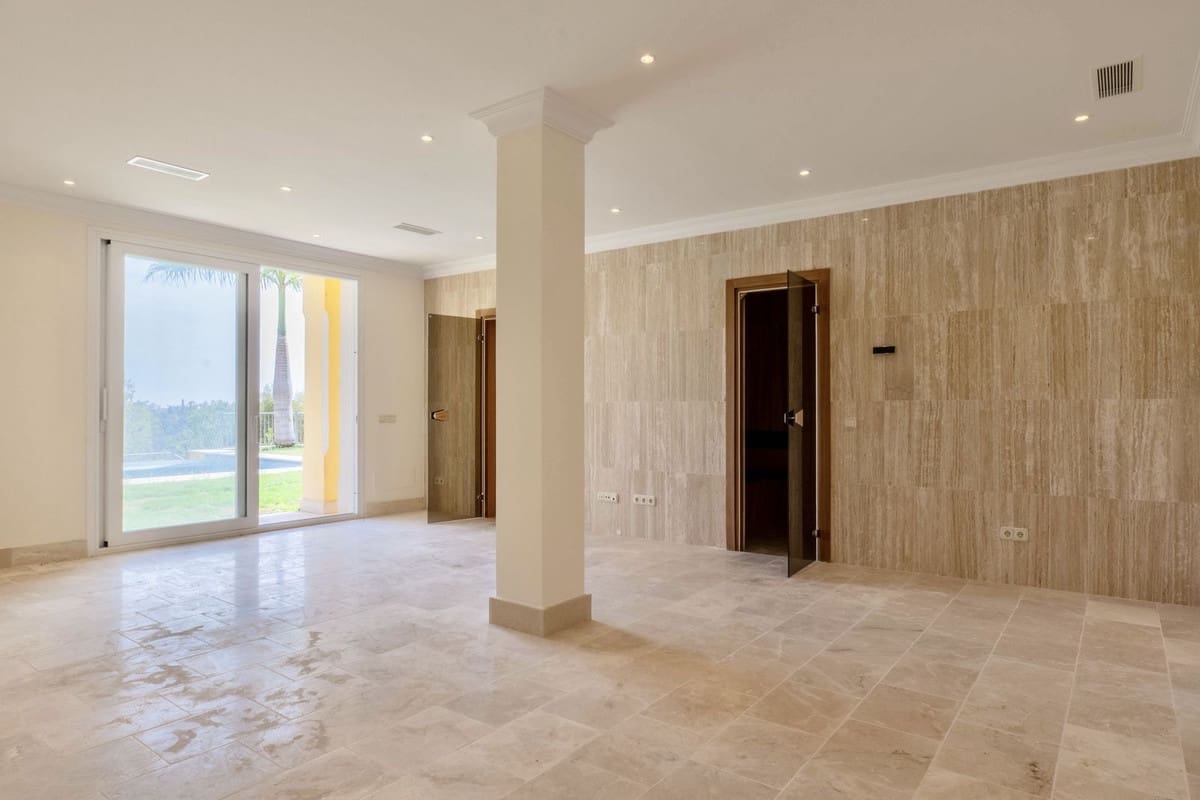 6 bedroom Villa for sale in Los Arqueros with pool garage - € 4,750,000 (Ref: 9733314)