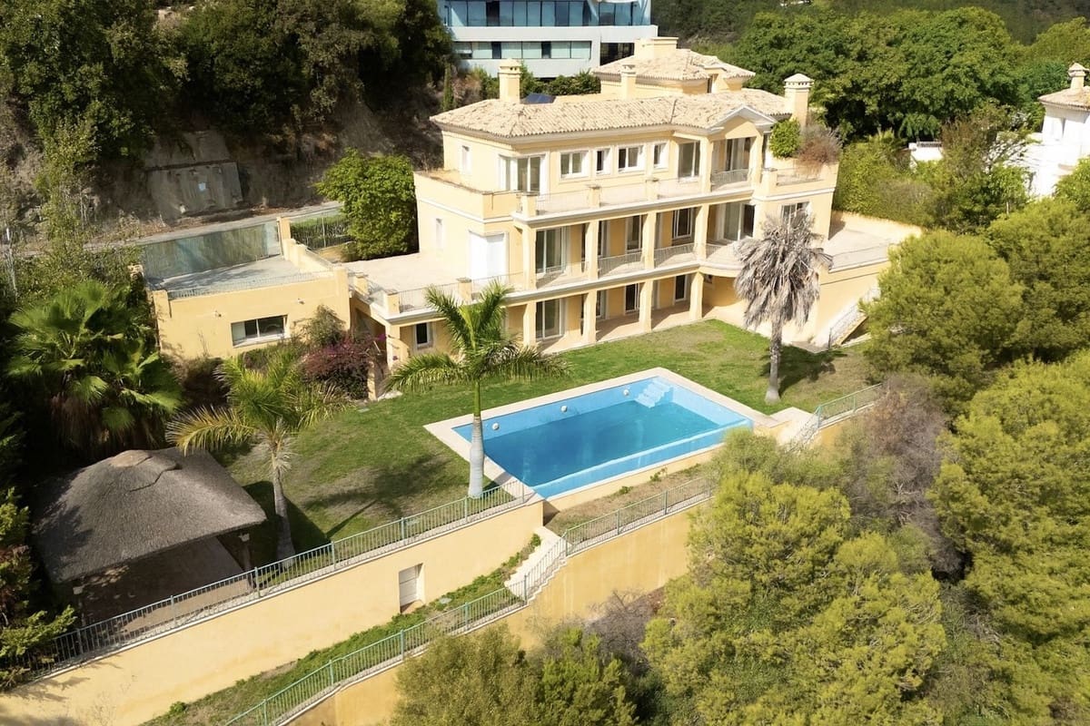 6 bedroom Villa for sale in Los Arqueros with pool garage - € 4,750,000 (Ref: 9733314)