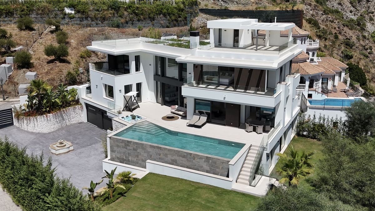 6 sovrum Villa till salu i Benahavis med pool garage - 4 695 000 € (Ref: 9733315)