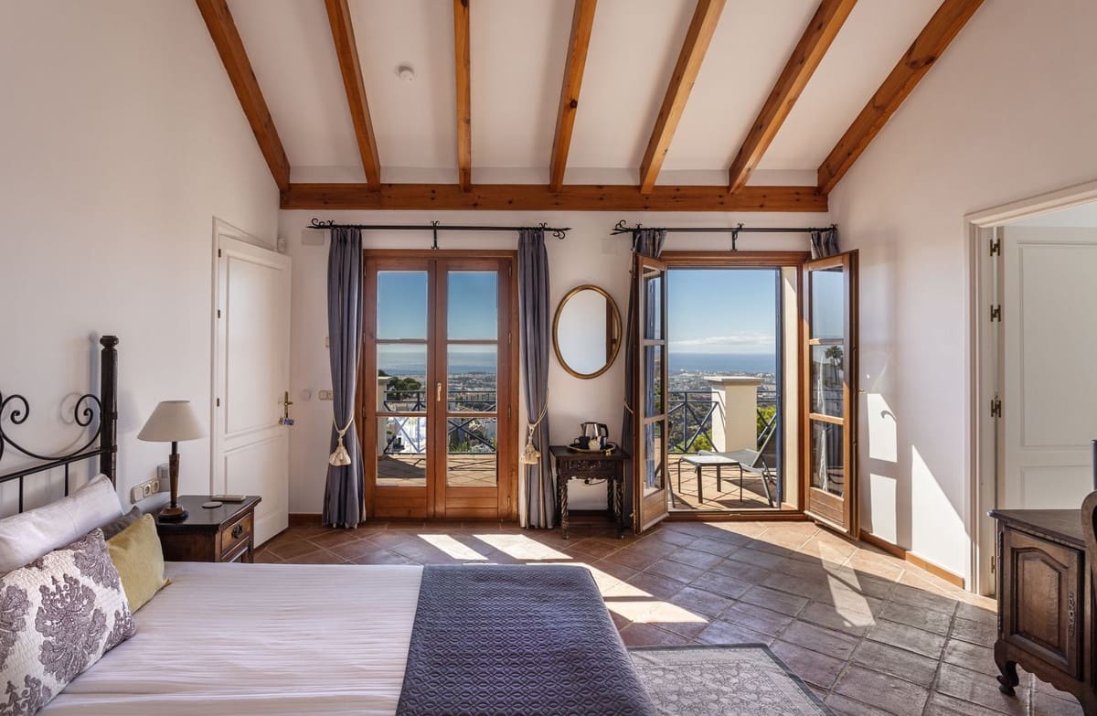 7 sovrum Villa till salu i Benahavis med pool garage - 4 500 000 € (Ref: 9733316)