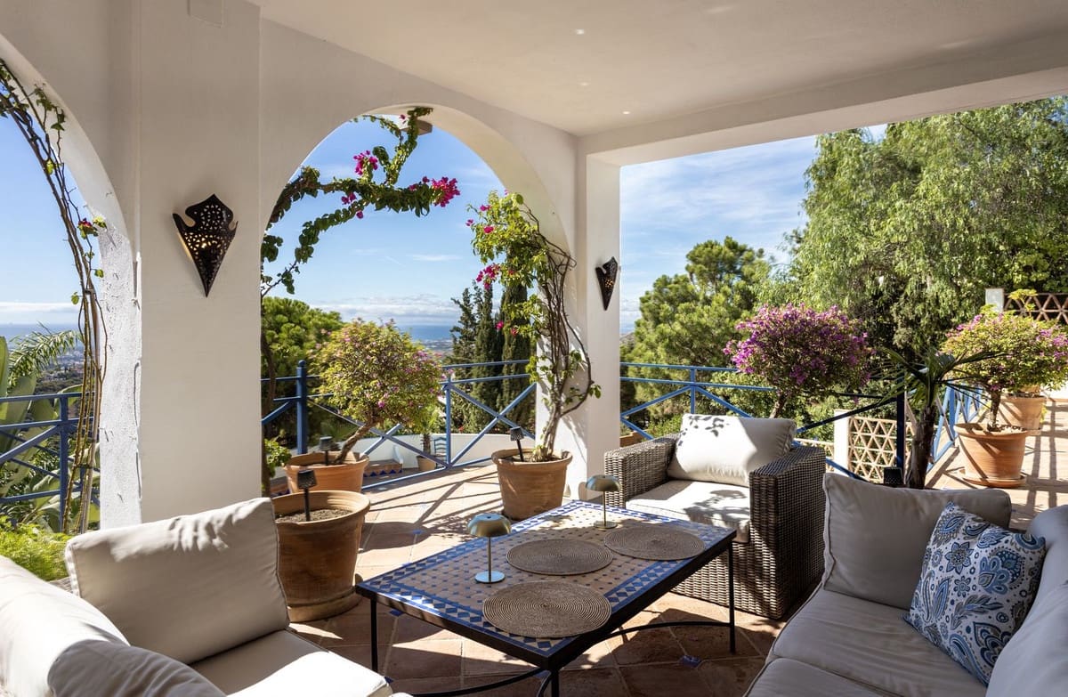 7 sovrum Villa till salu i Benahavis med pool garage - 4 500 000 € (Ref: 9733316)