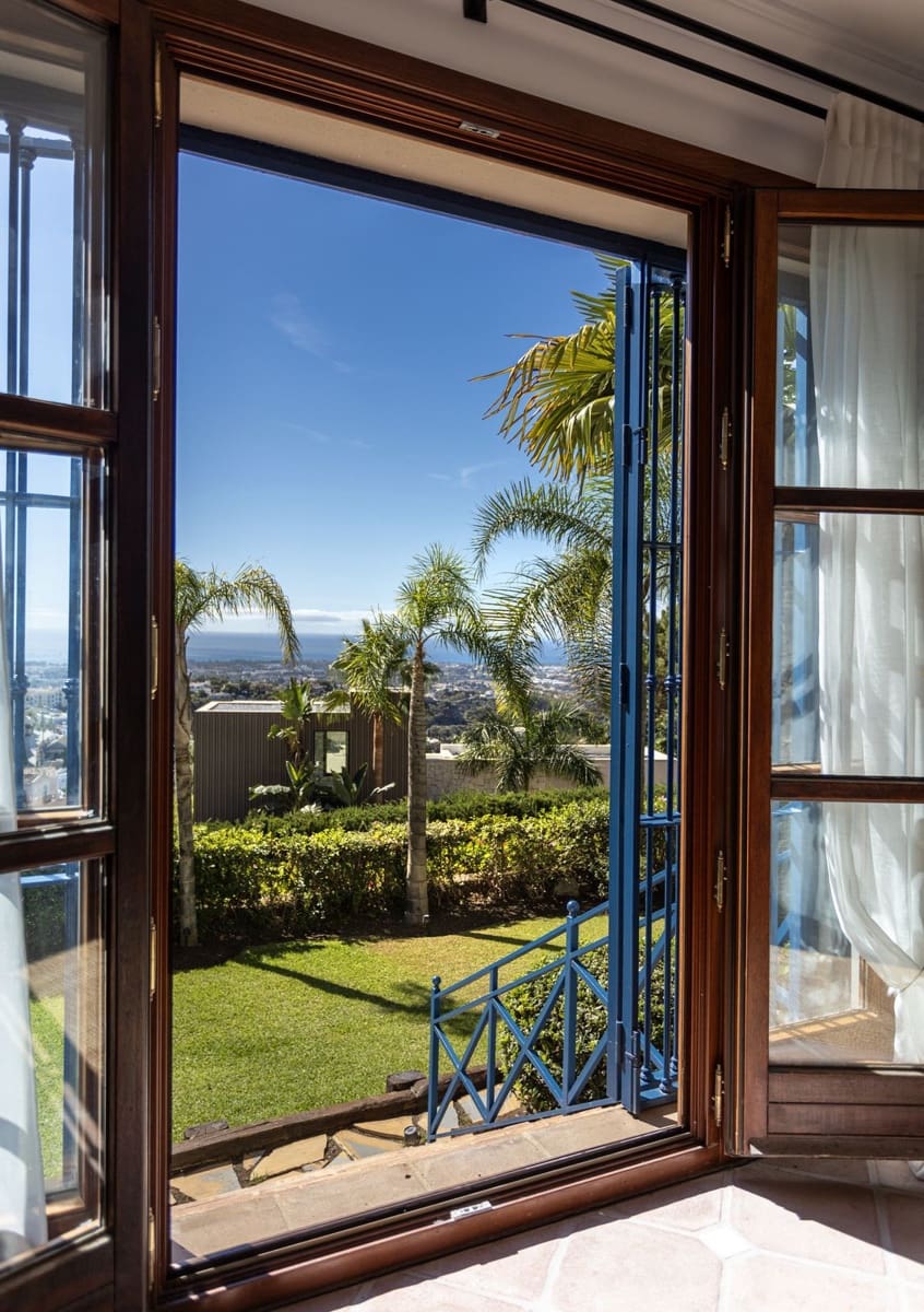 7 sovrum Villa till salu i Benahavis med pool garage - 4 500 000 € (Ref: 9733316)