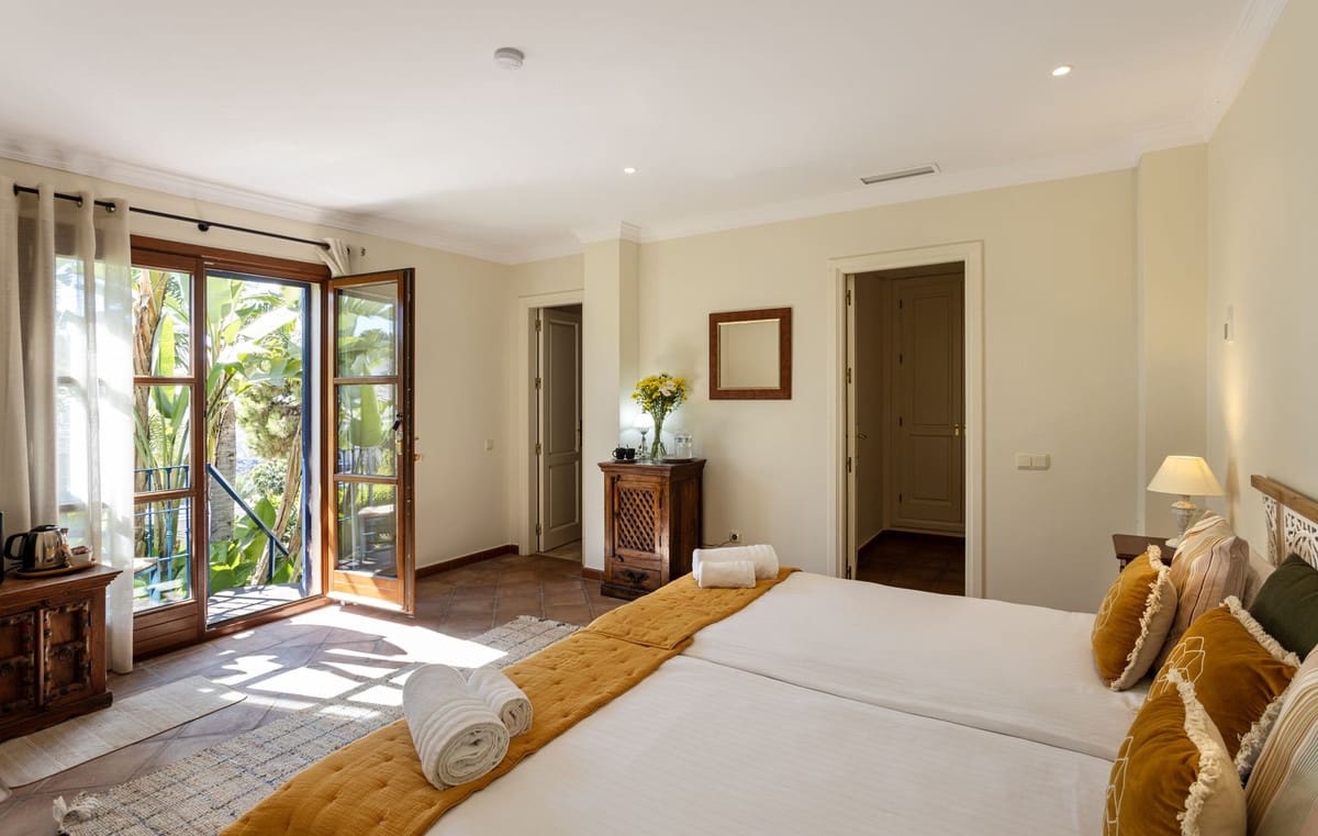 7 sovrum Villa till salu i Benahavis med pool garage - 4 500 000 € (Ref: 9733316)