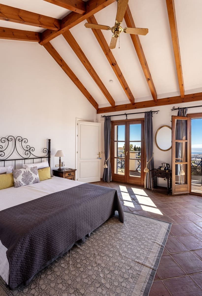 7 sovrum Villa till salu i Benahavis med pool garage - 4 500 000 € (Ref: 9733316)