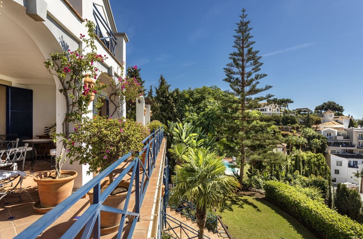 7 sovrum Villa till salu i Benahavis med pool garage - 4 500 000 € (Ref: 9733316)