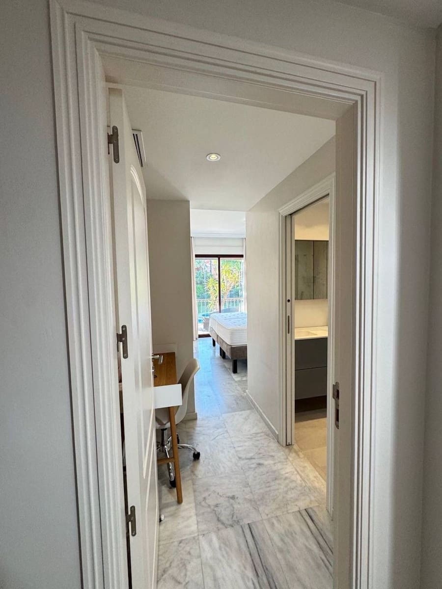 4 bedroom Townhouse for holiday rental in Marbella with pool garage - € 4,500 (Ref: 9733317)