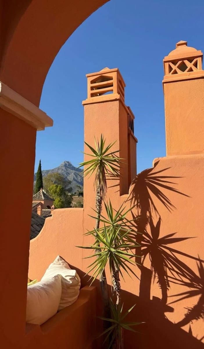 4 bedroom Townhouse for holiday rental in Marbella with pool garage - € 4,500 (Ref: 9733317)