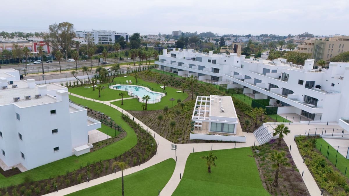 3 bedroom Apartment for holiday rental in Cancelada with pool garage - € 2,000 (Ref: 9733318)