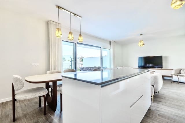 Appartement de 3 chambres de location de vacances à Cancelada, Estepona avec piscine garage - 2 000 € (Ref: 9733318)