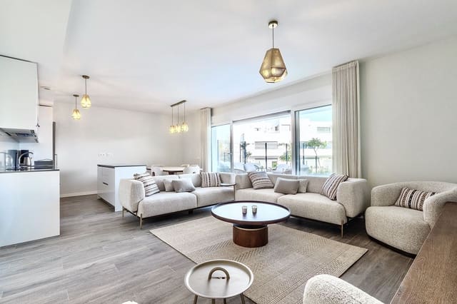 Appartement de 3 chambres de location de vacances à Cancelada, Estepona avec piscine garage - 2 000 € (Ref: 9733318)