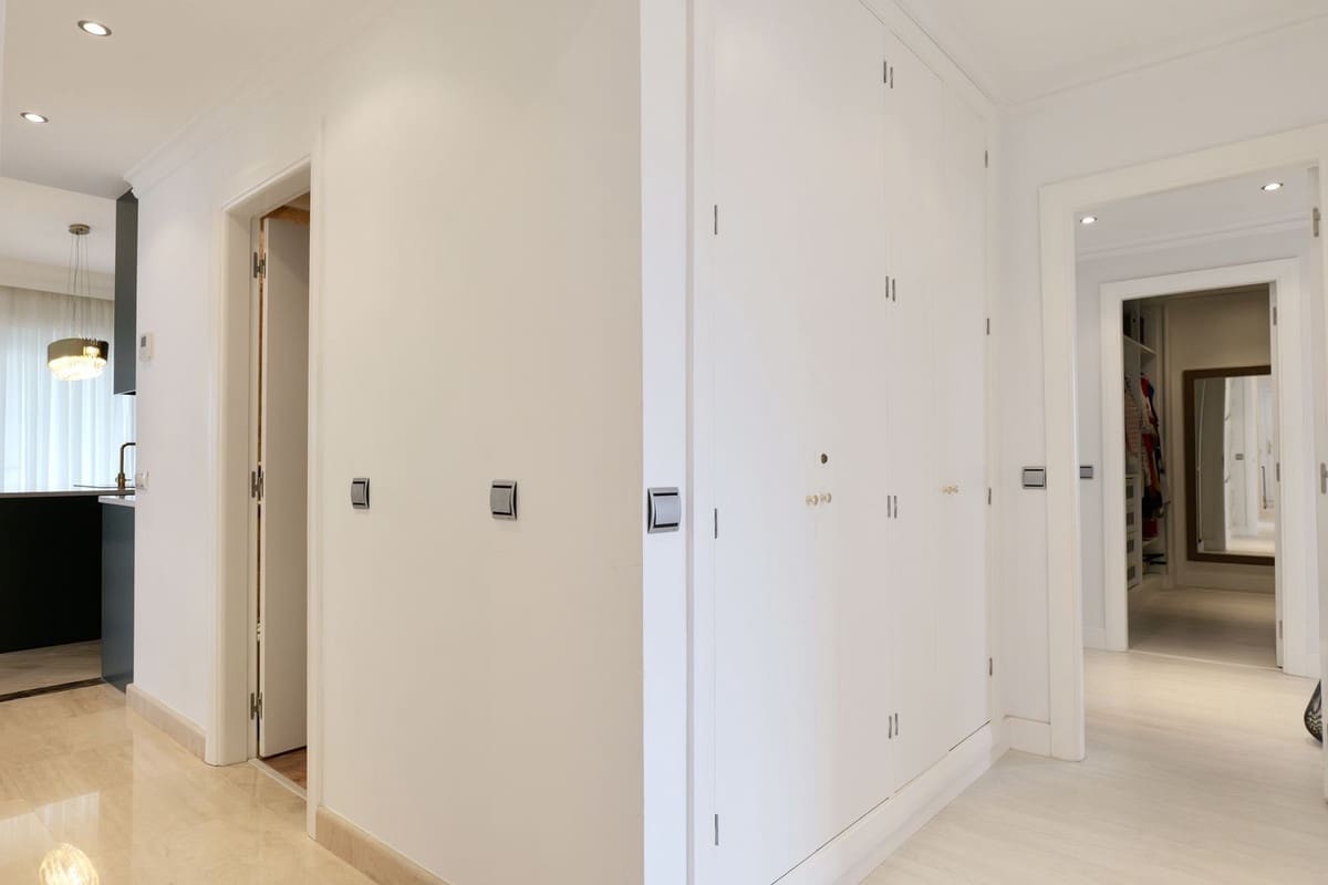 3 bedroom Penthouse for sale in Puerto Banus with pool garage - € 2,330,000 (Ref: 9733319)